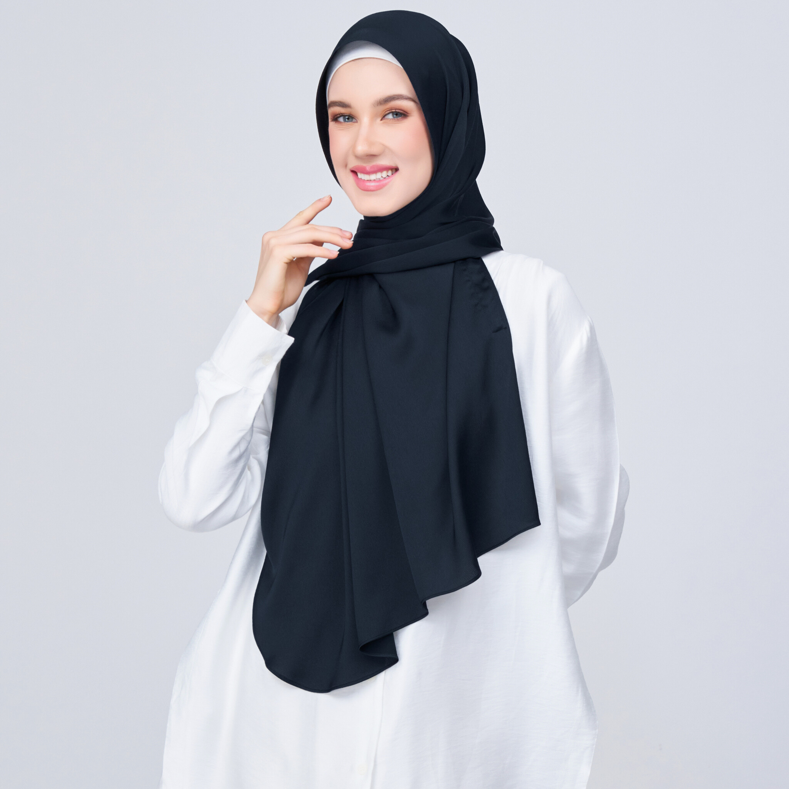 Instant Tag 'n Go Satin Bulle Shawl - Pitch Black
