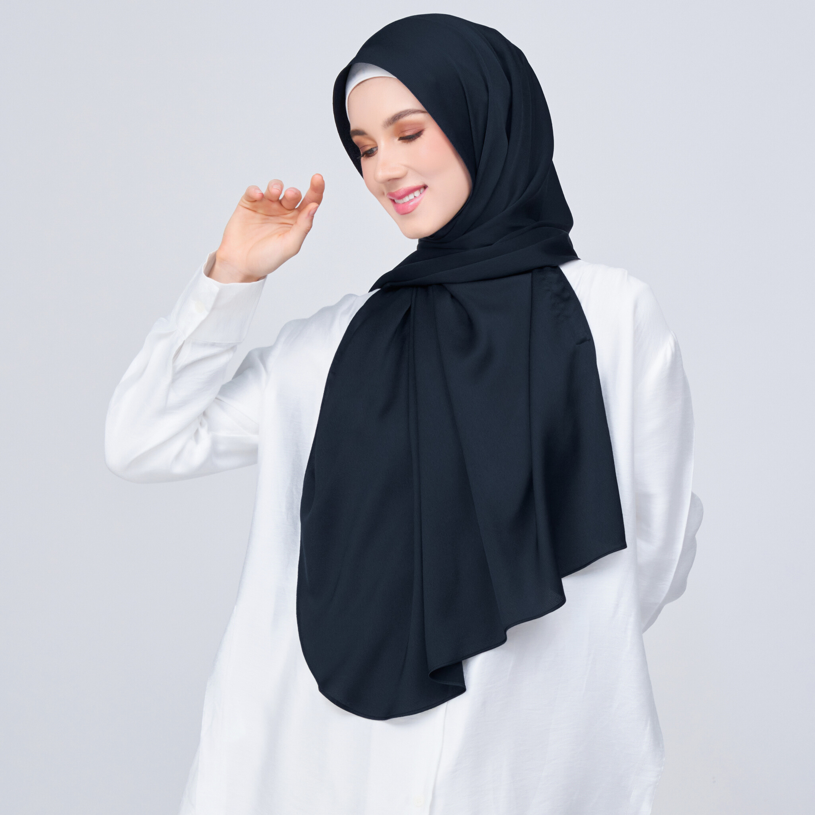 Instant Tag 'n Go Satin Bulle Shawl - Pitch Black