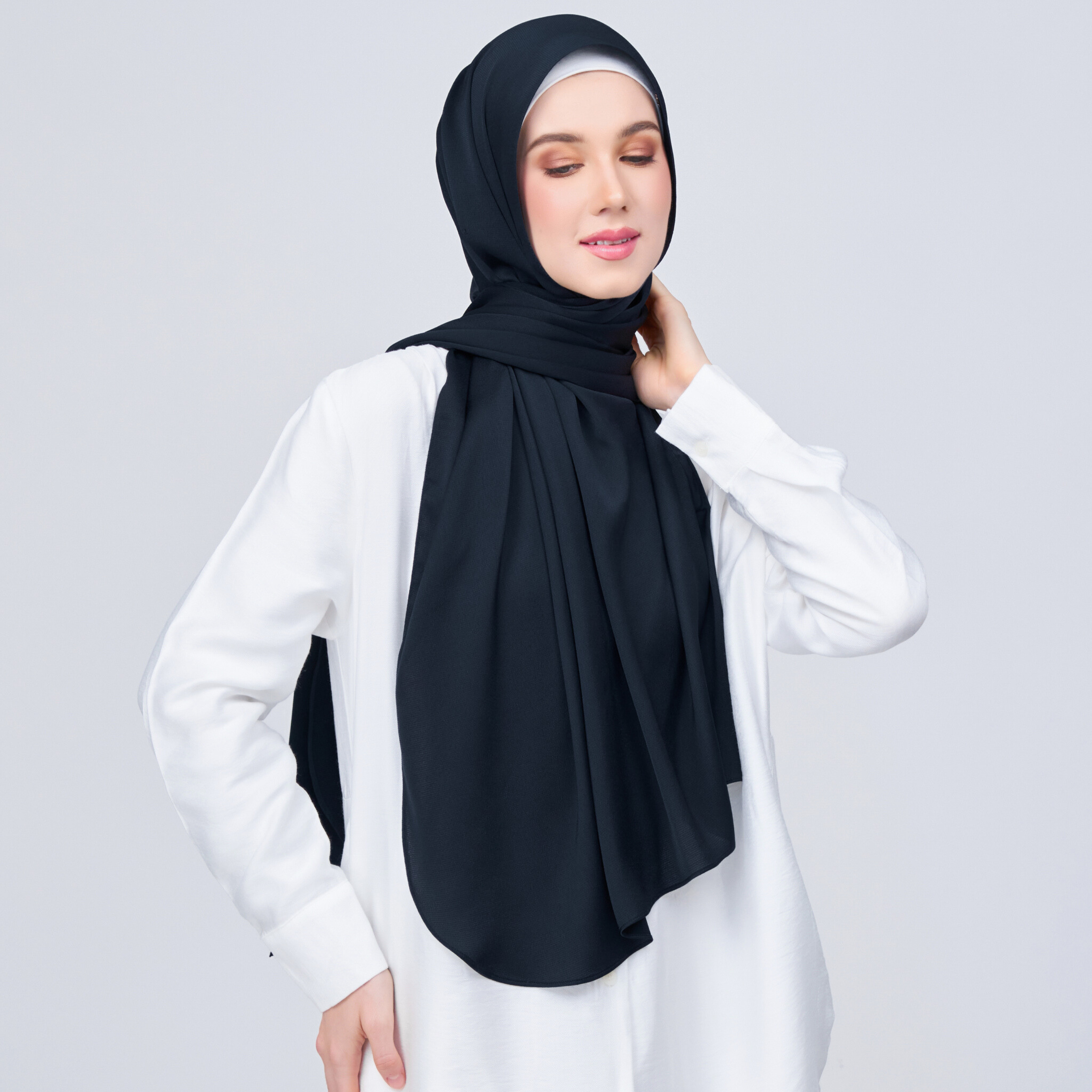 Instant Tag 'n Go Satin Bulle Shawl - Pitch Black