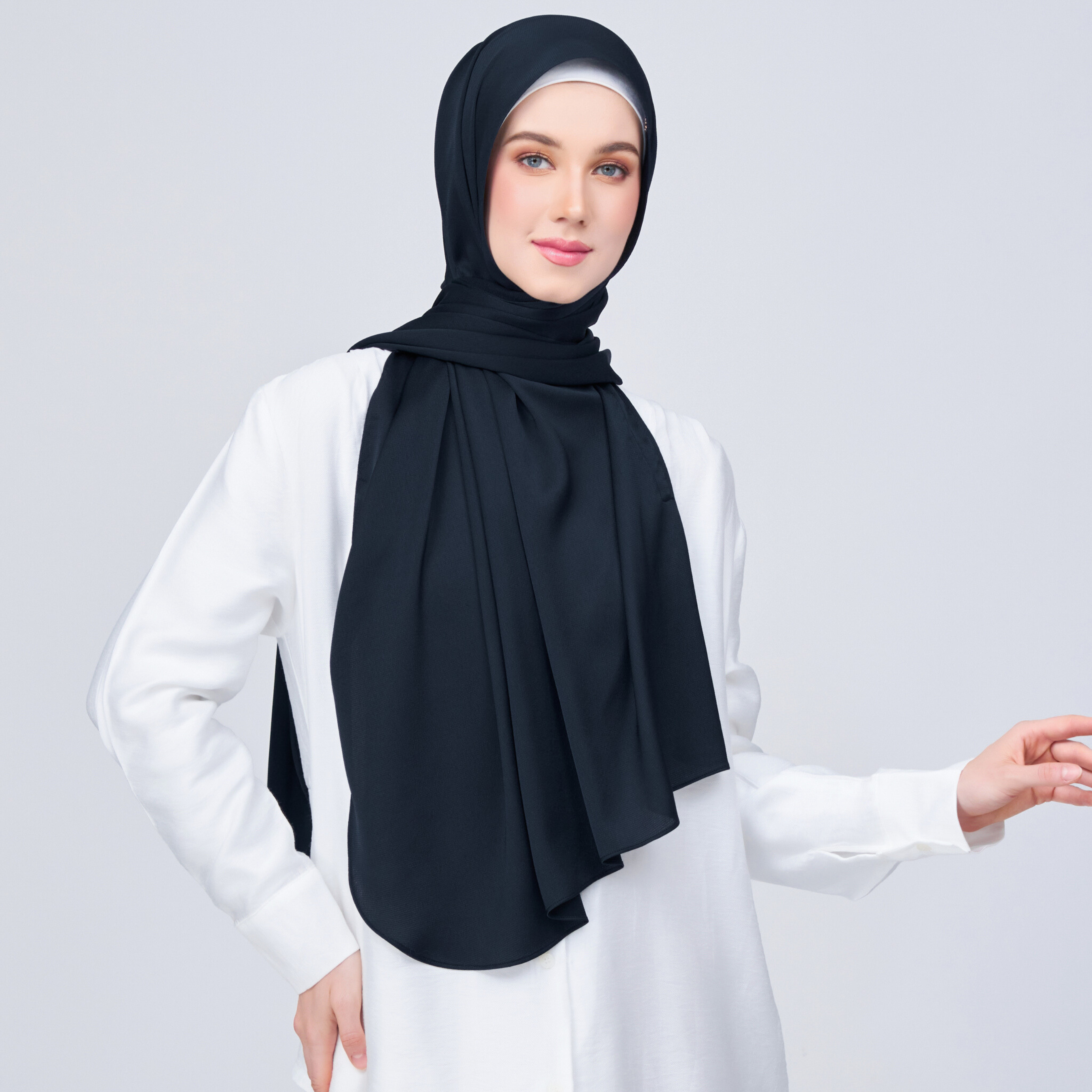 Instant Tag 'n Go Satin Bulle Shawl - Pitch Black