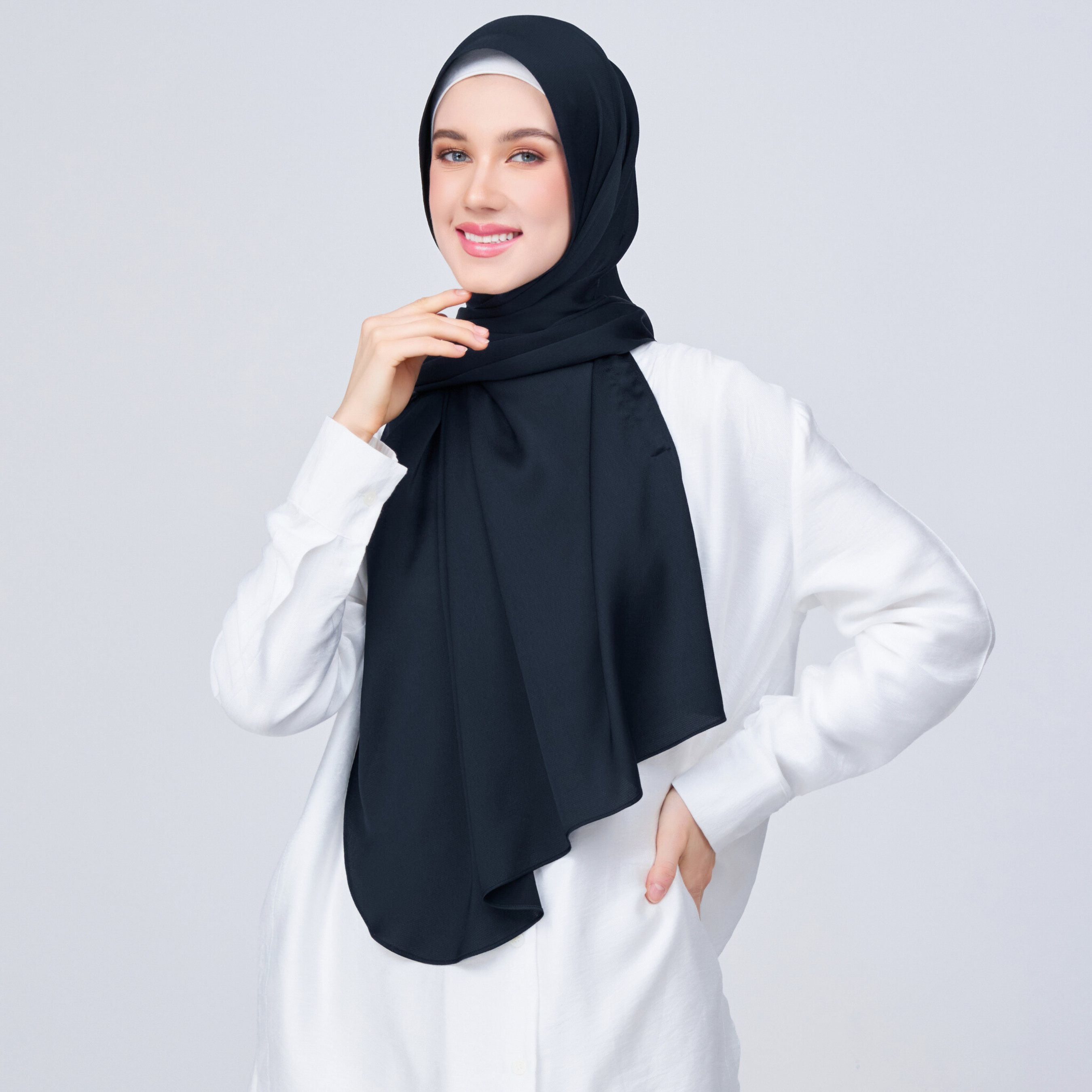 Instant Tag 'n Go Satin Bulle Shawl - Pitch Black