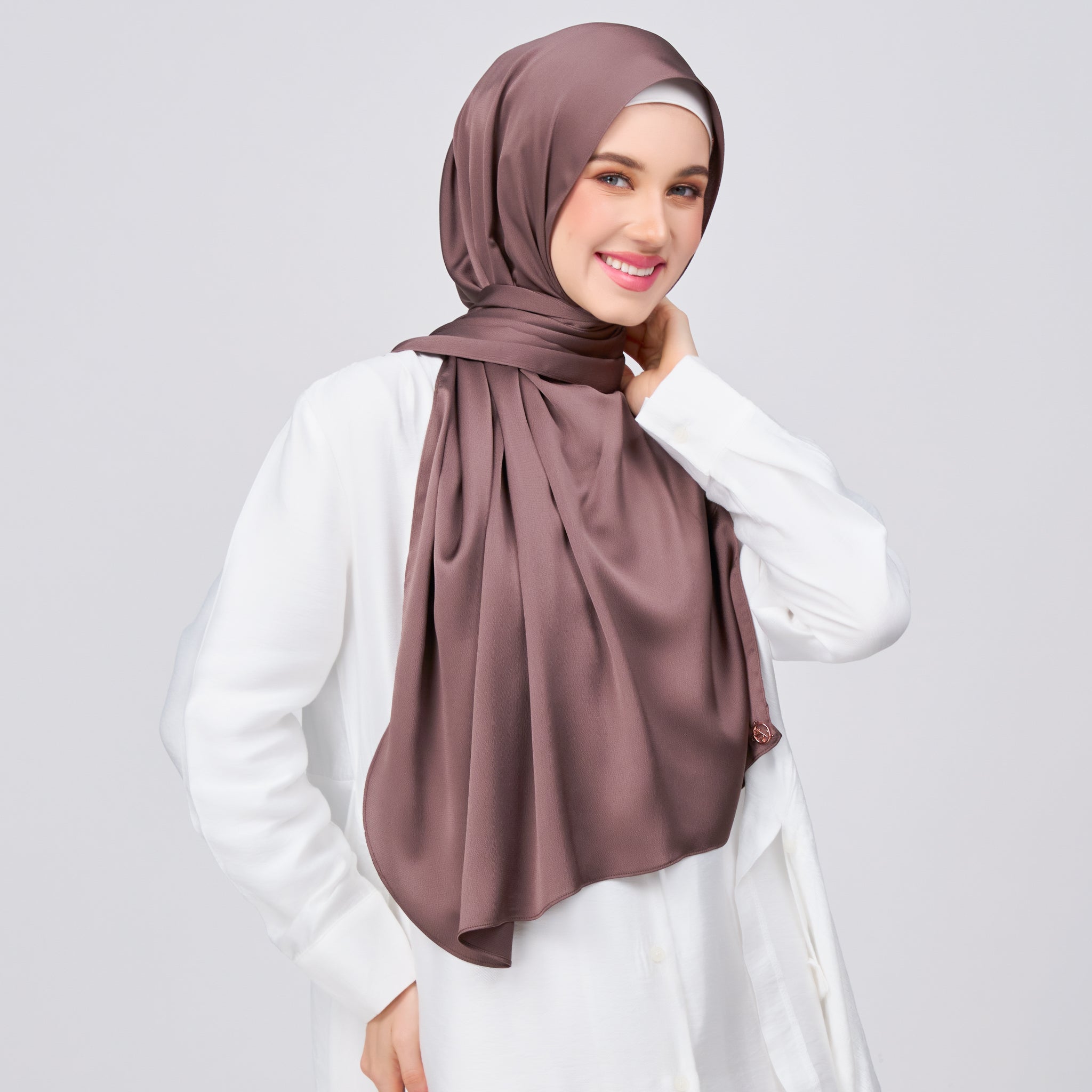 Instant Tag 'n Go Satin Bulle Shawl - Deep Brown