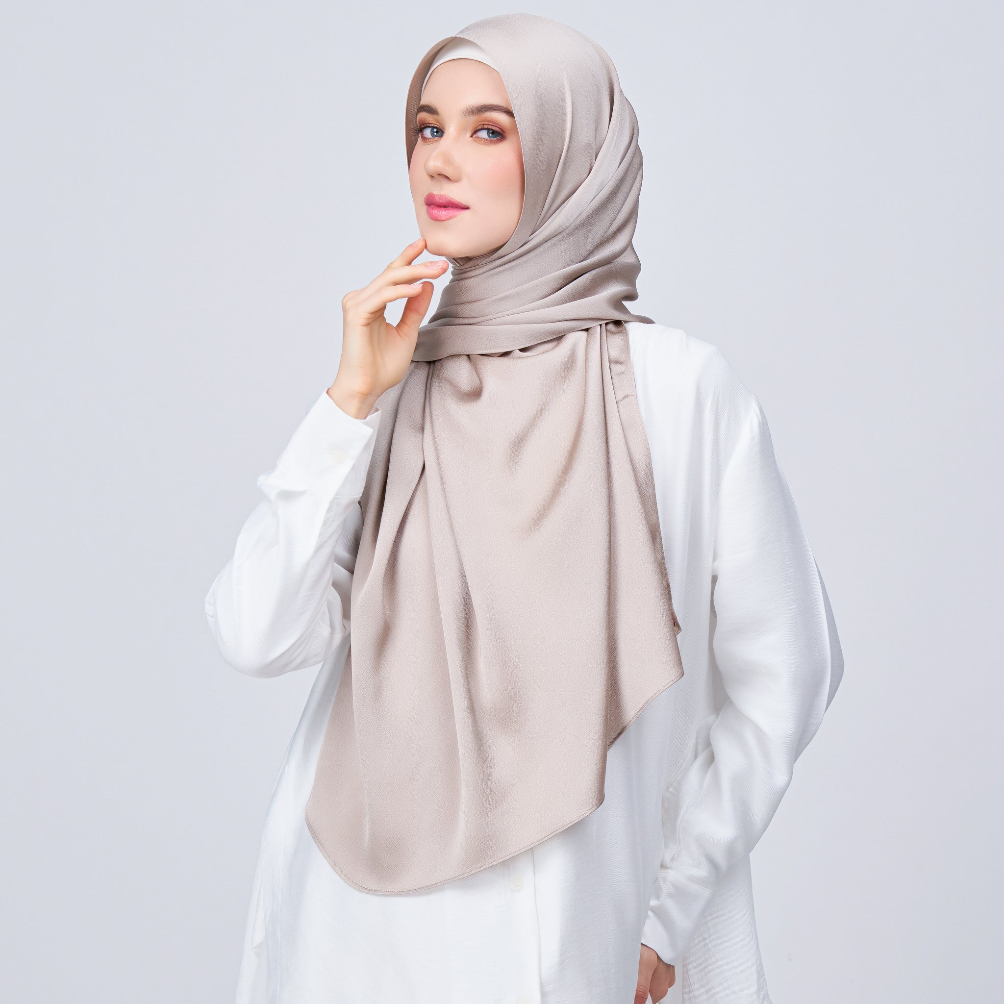 Instant Tag 'n Go Satin Bulle Shawl - Elegant Taupe