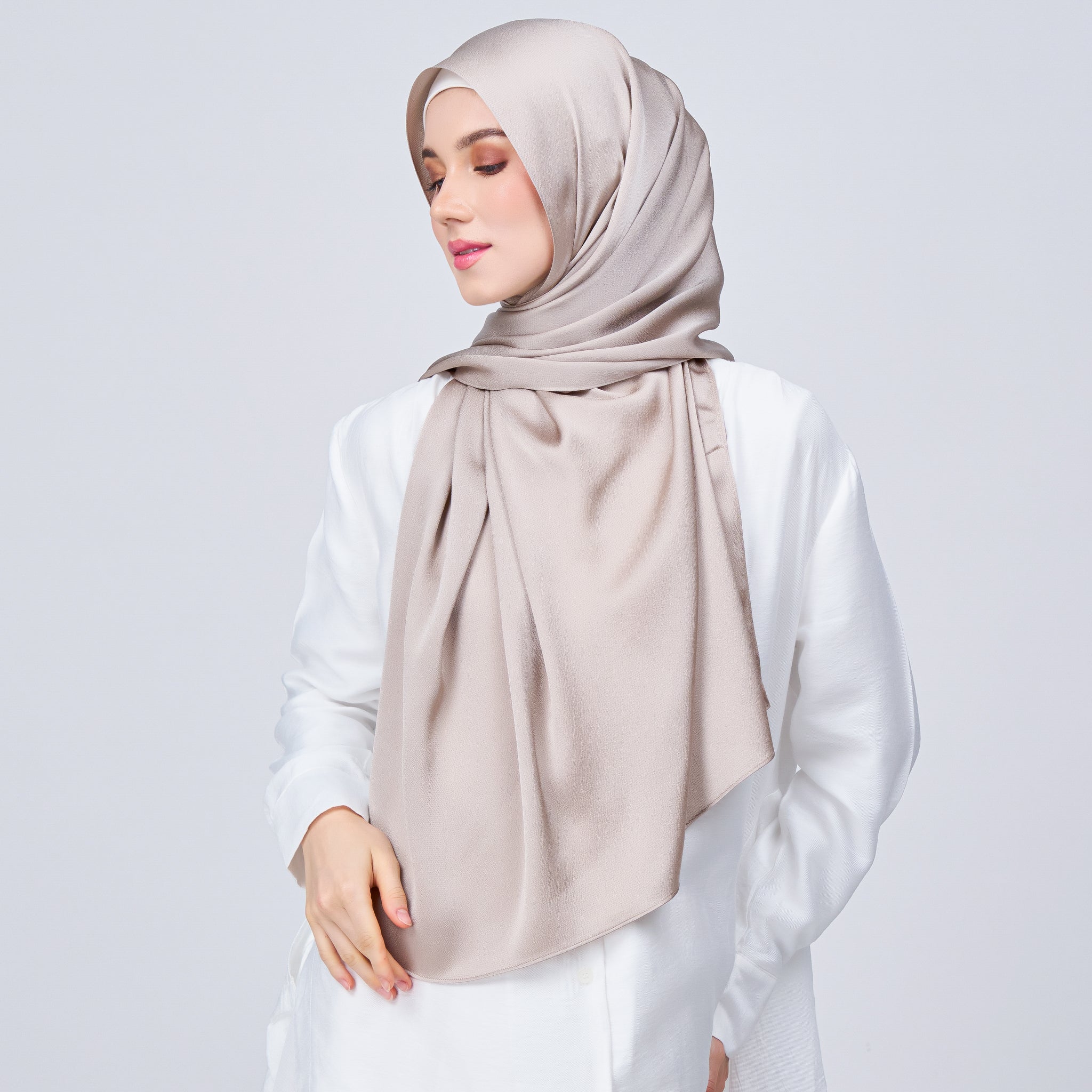 Instant Tag 'n Go Satin Bulle Shawl - Elegant Taupe