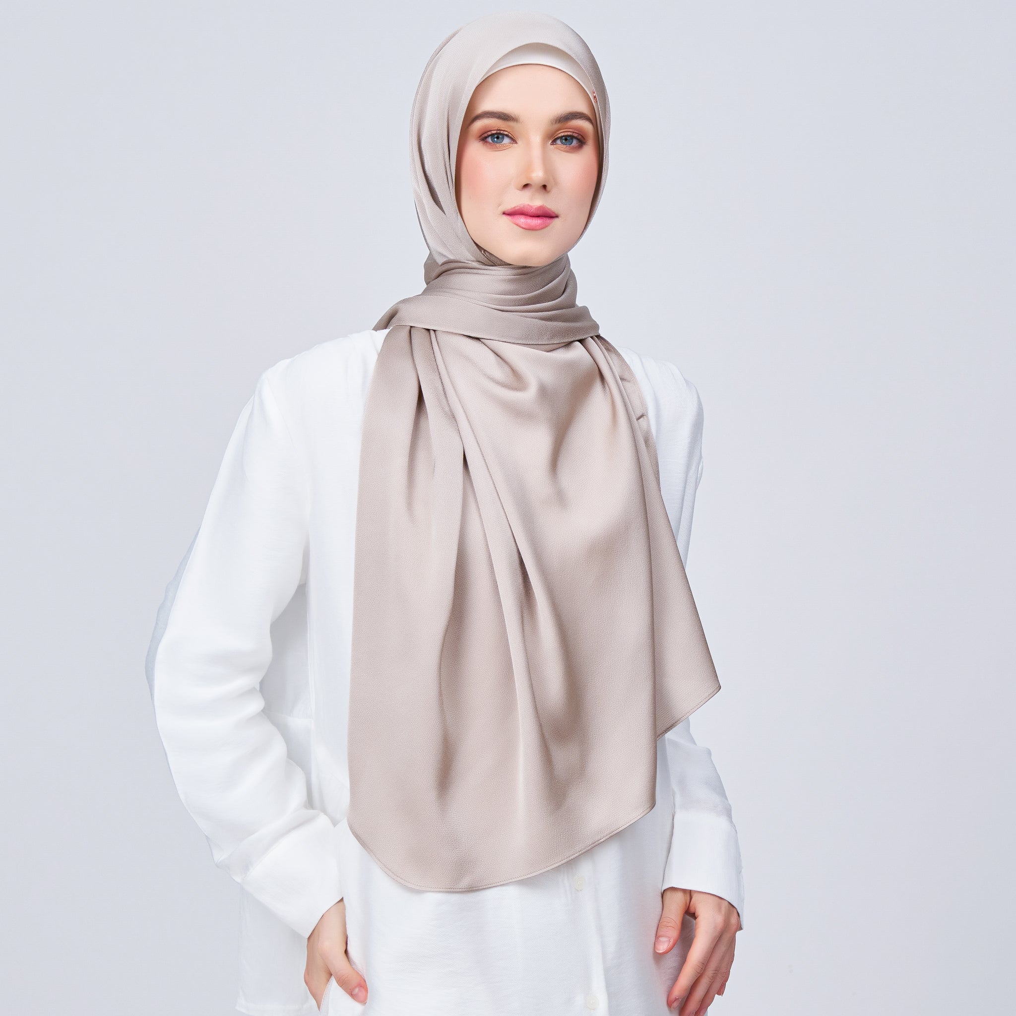 Instant Tag 'n Go Satin Bulle Shawl - Elegant Taupe