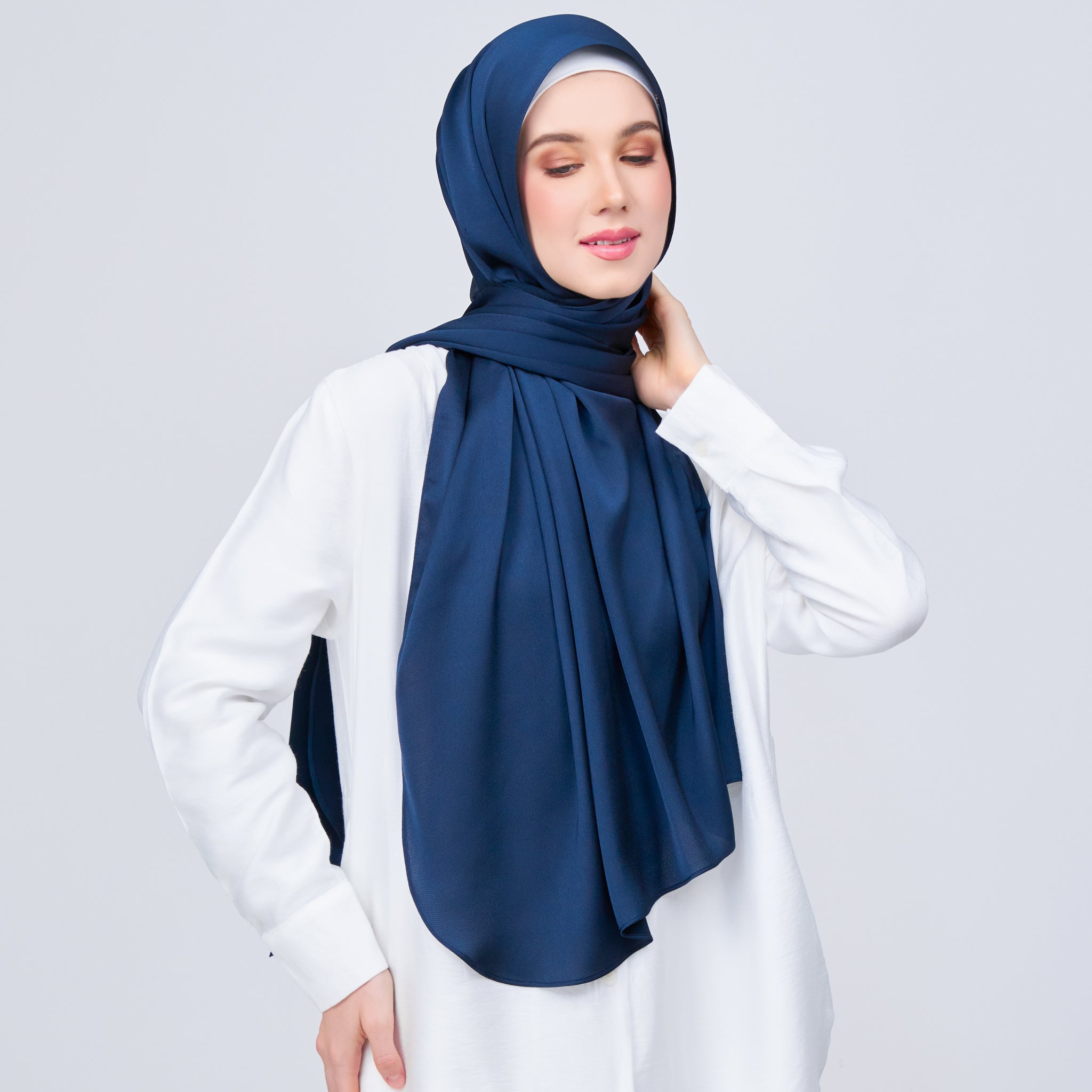 Instant Tag 'n Go Satin Bulle Shawl - Midnight Blue