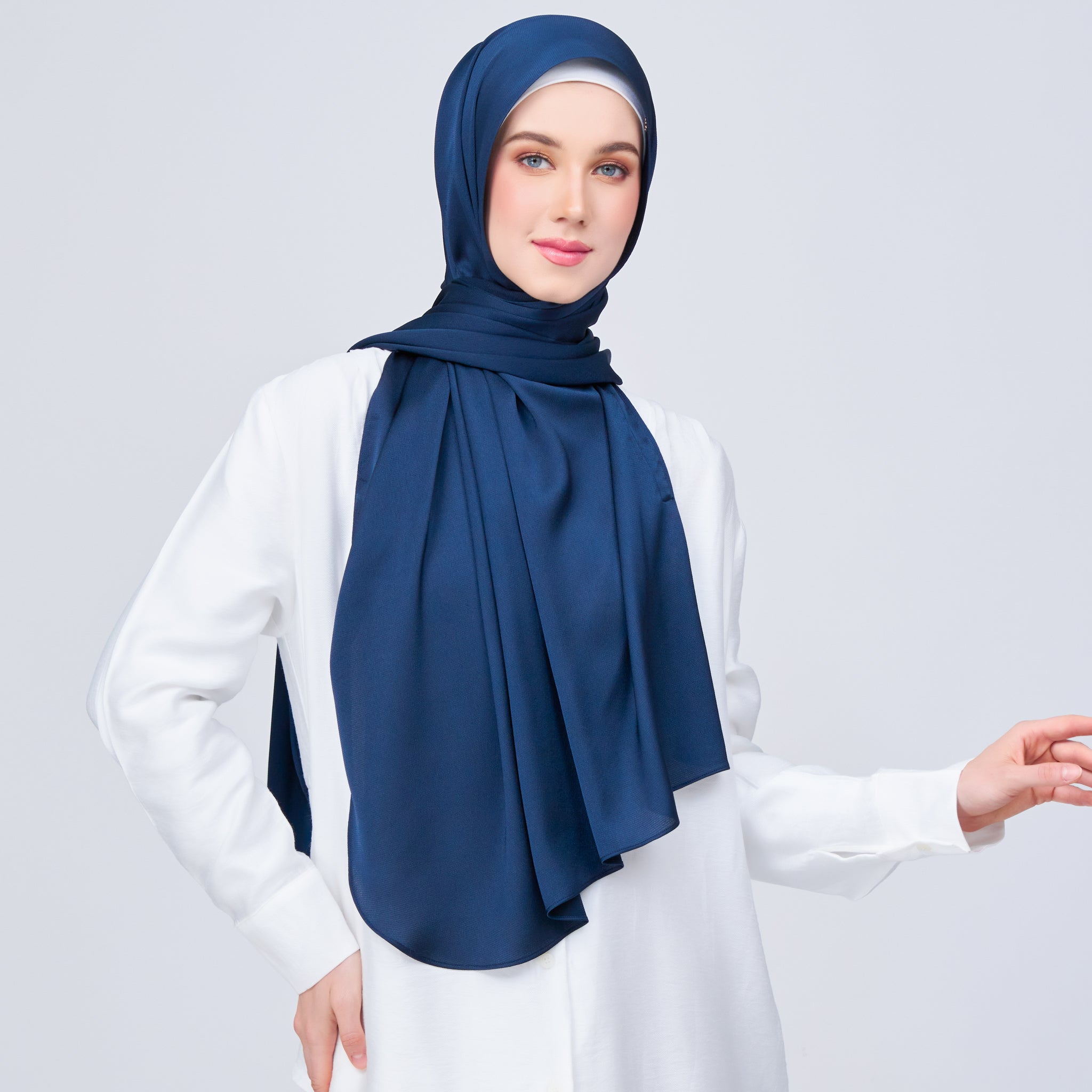 Instant Tag 'n Go Satin Bulle Shawl - Midnight Blue