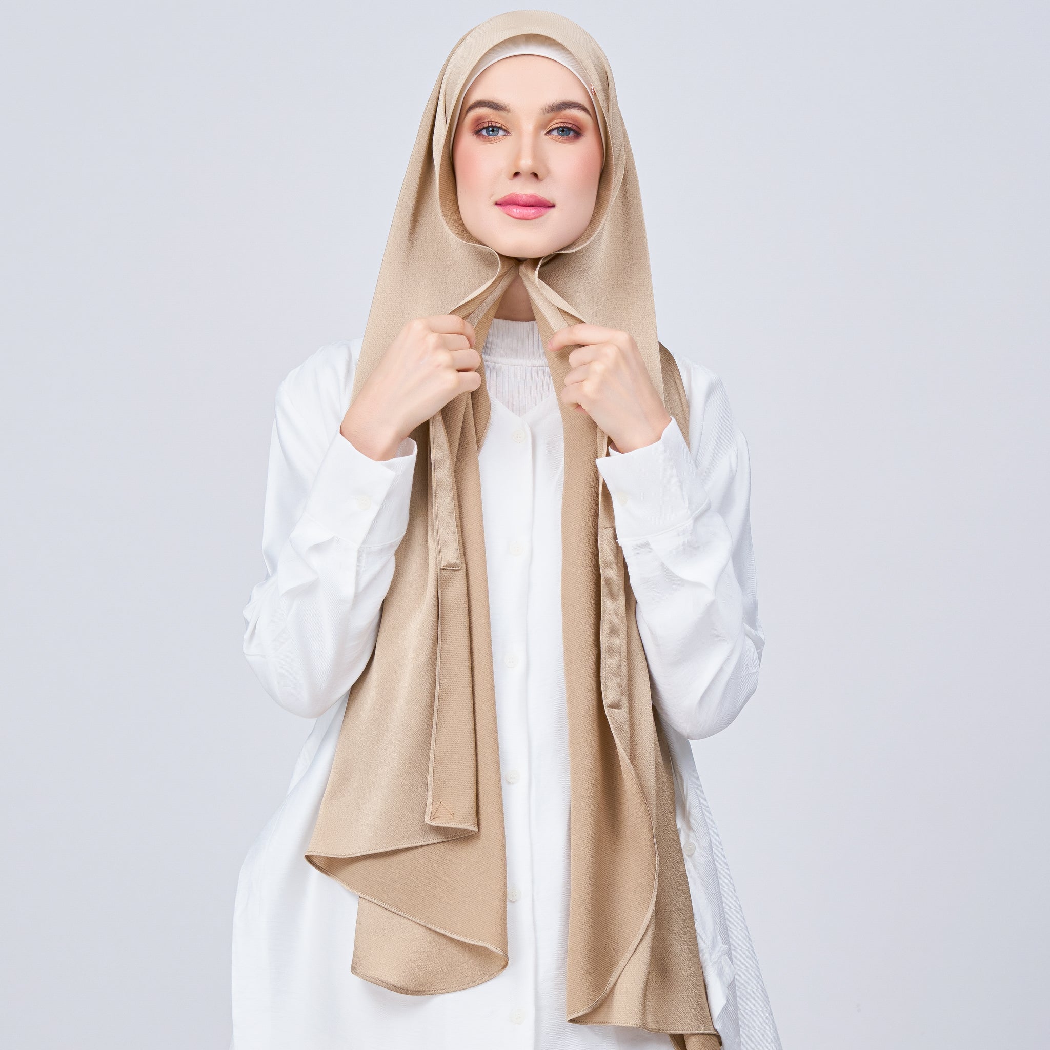 Instant Tag 'n Go Satin Bulle Shawl - Nude Chai