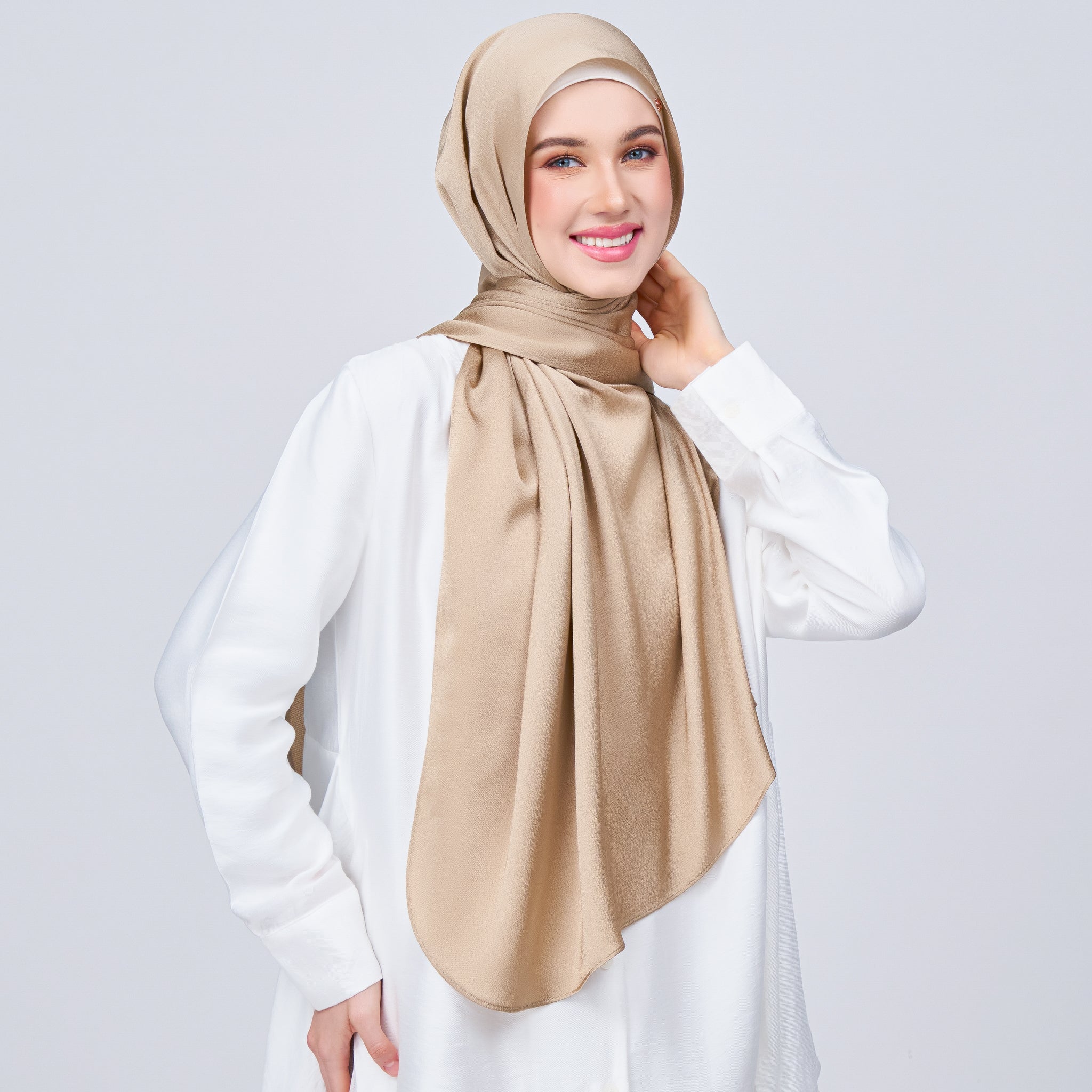 Instant Tag 'n Go Satin Bulle Shawl - Nude Chai