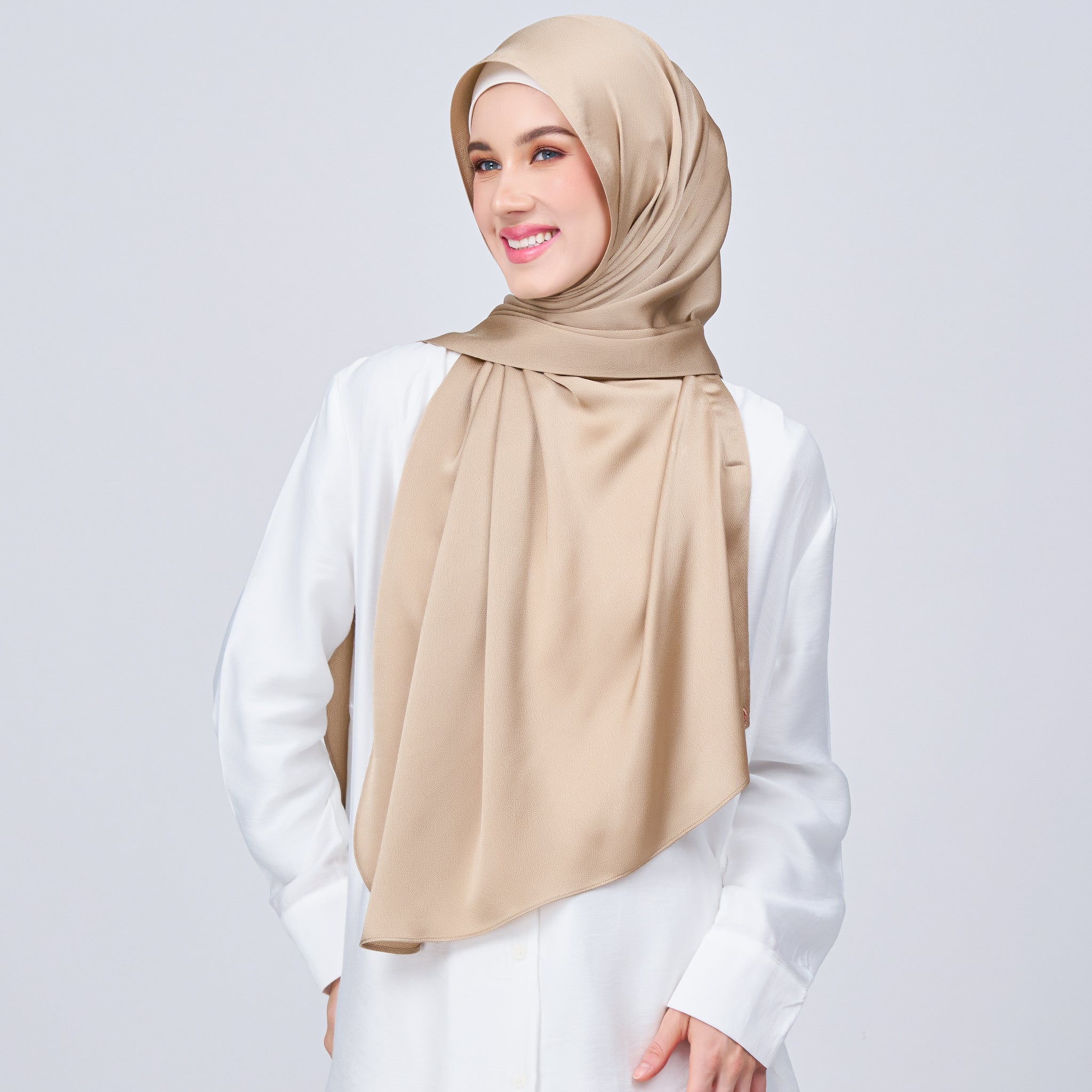 Instant Tag 'n Go Satin Bulle Shawl - Nude Chai
