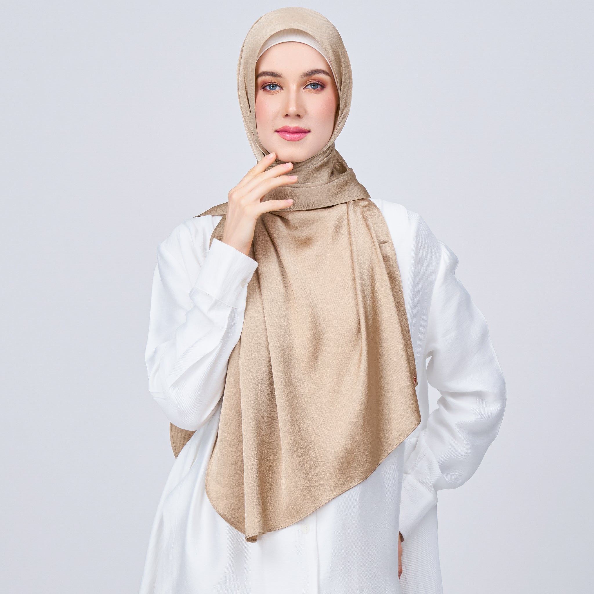 Instant Tag 'n Go Satin Bulle Shawl - Nude Chai