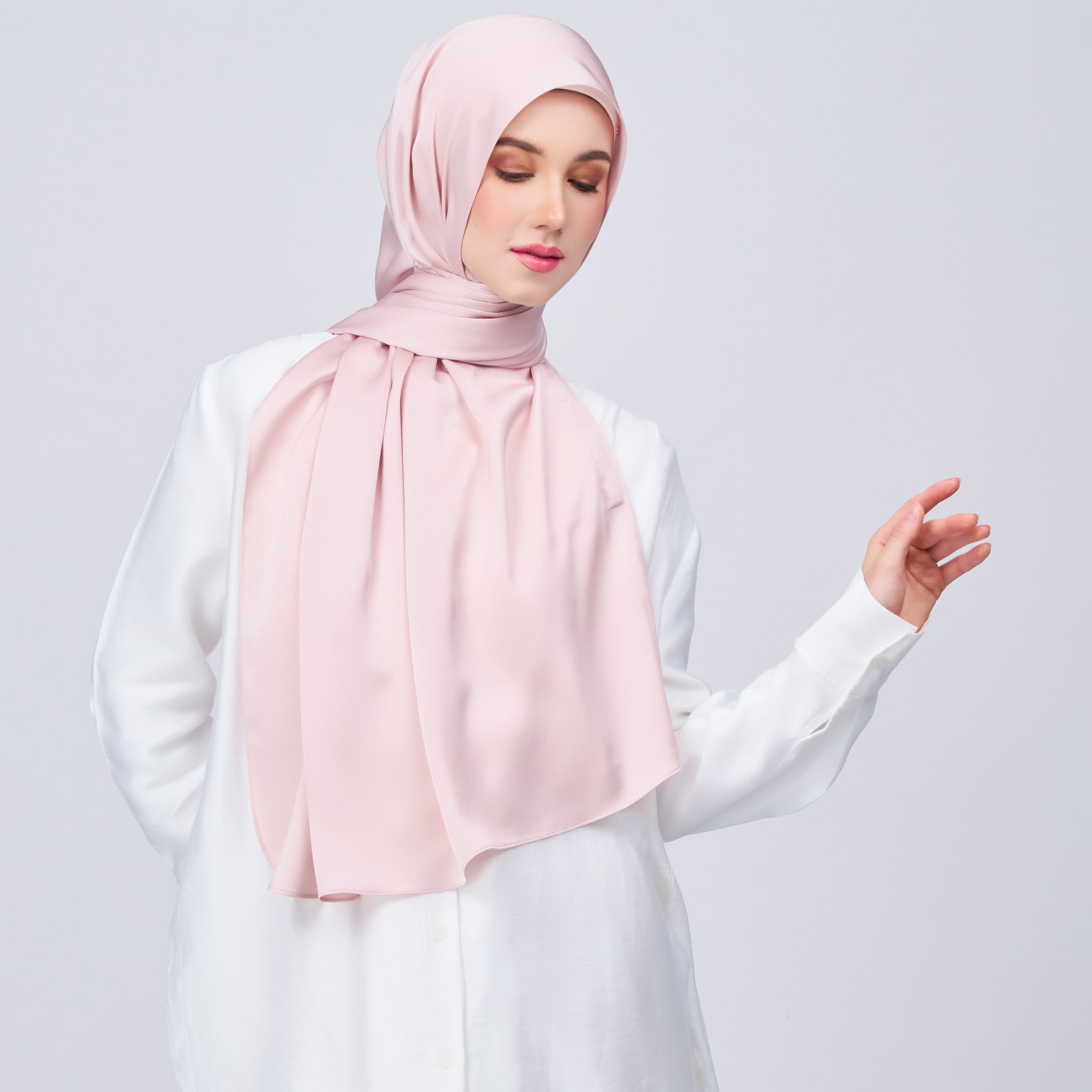 Instant Tag 'n Go Satin Bulle Shawl - Nude Pink
