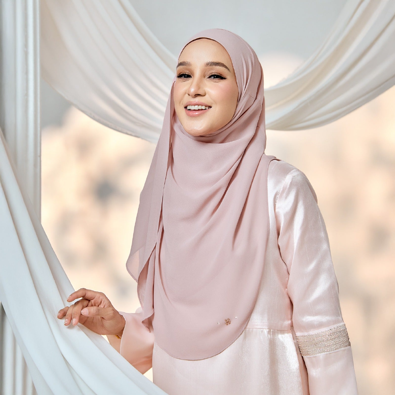 Prettily-So in Powder Pink