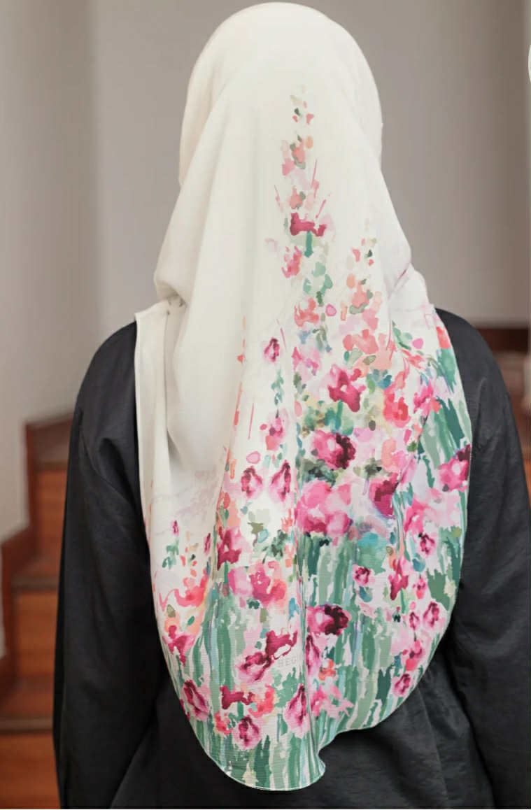 Tweely-So Meadow in Moon Pearl