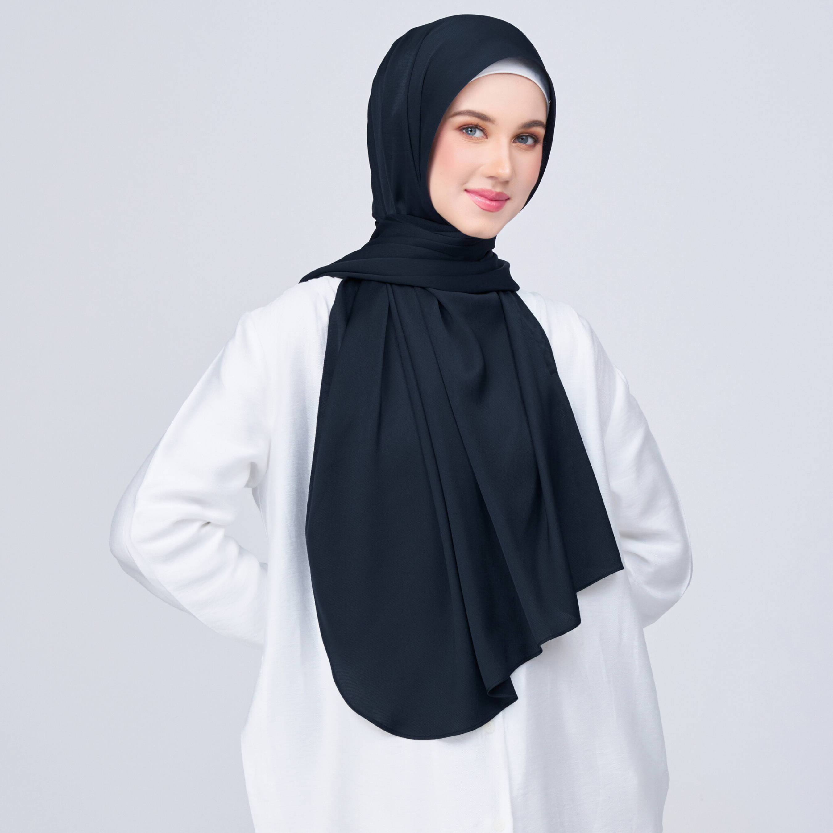 Instant Tag 'n Go Satin Bulle Shawl - Pitch Black