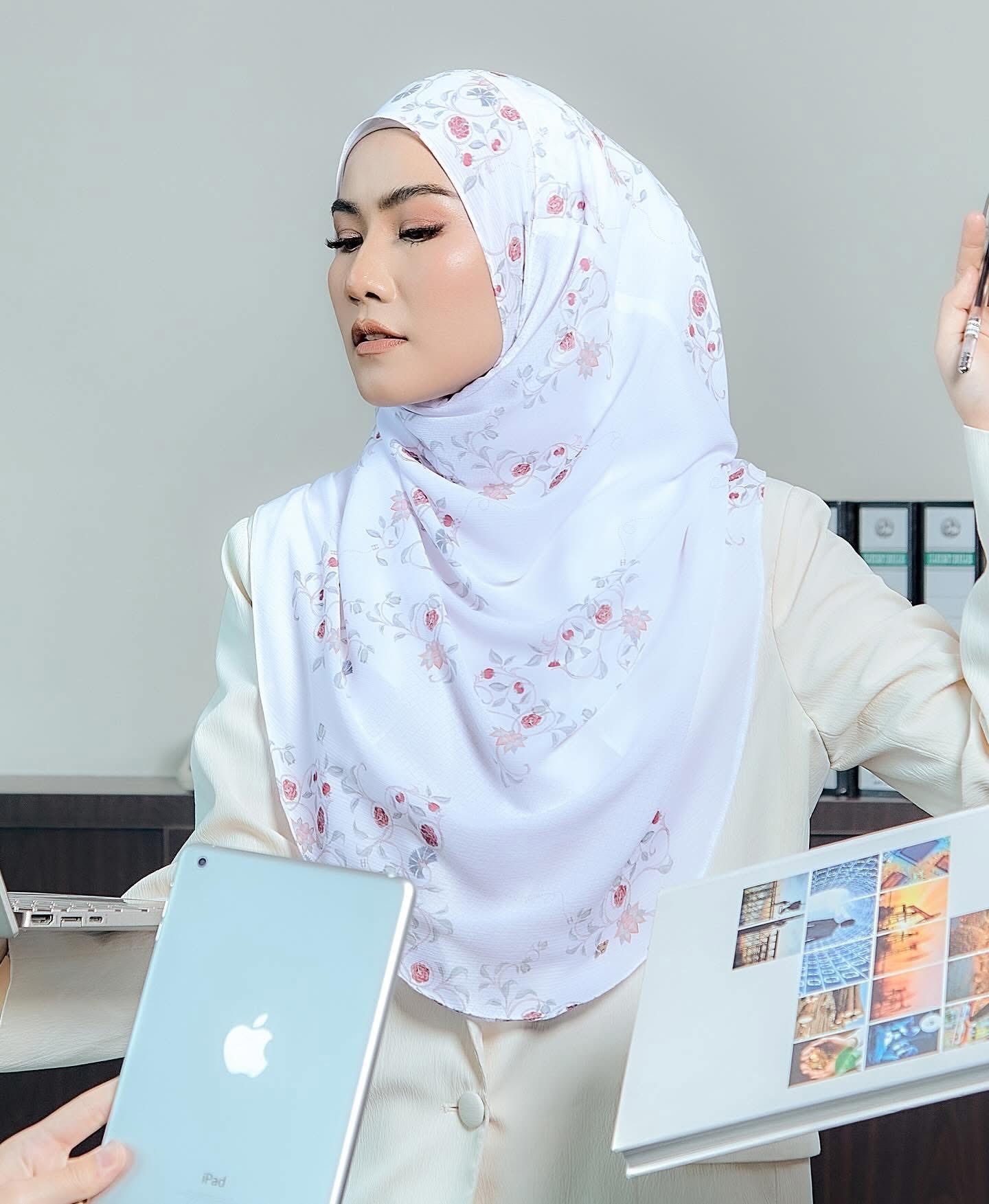 Tweely-So Istanbul Charm in White