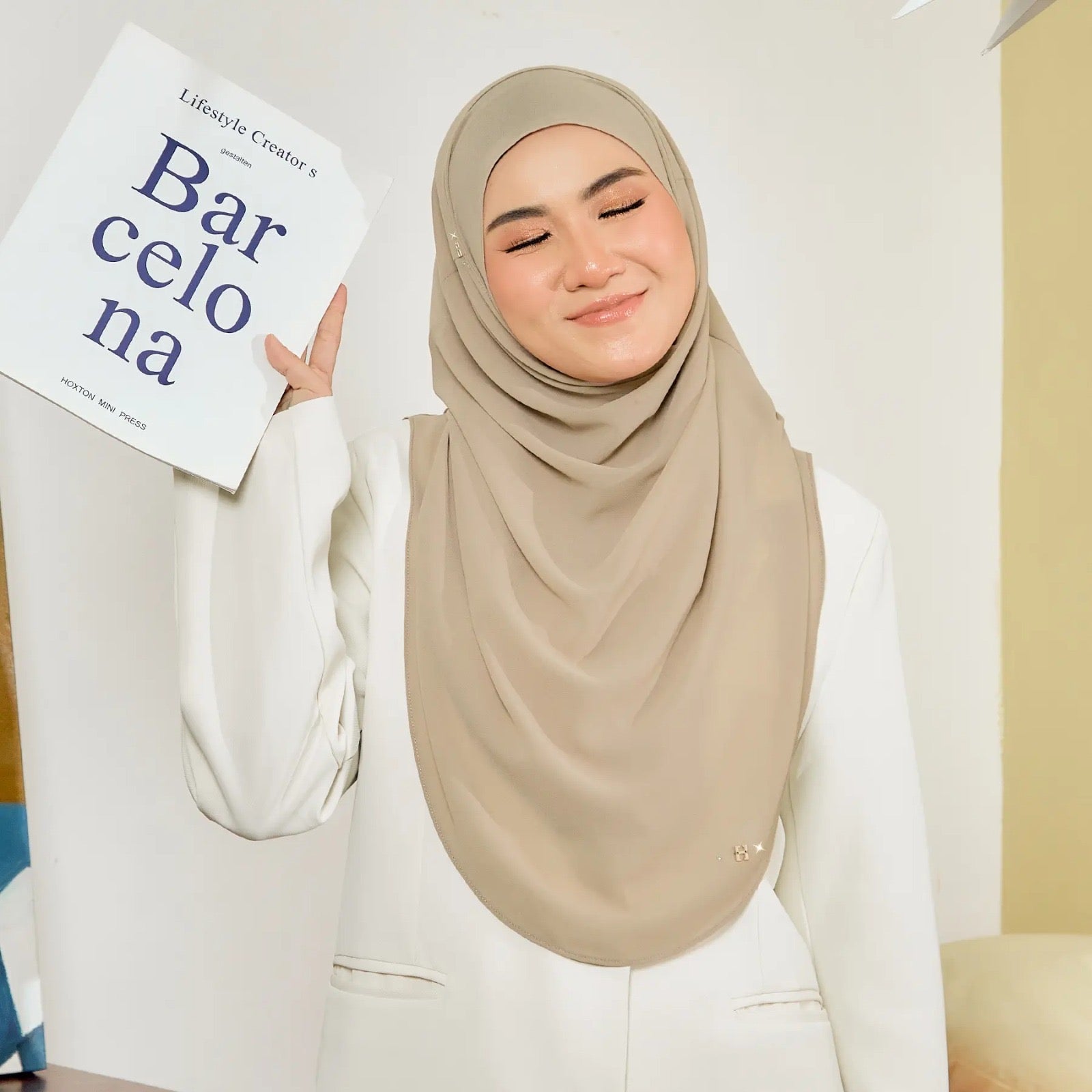 Cutely-So in Shaker Beige