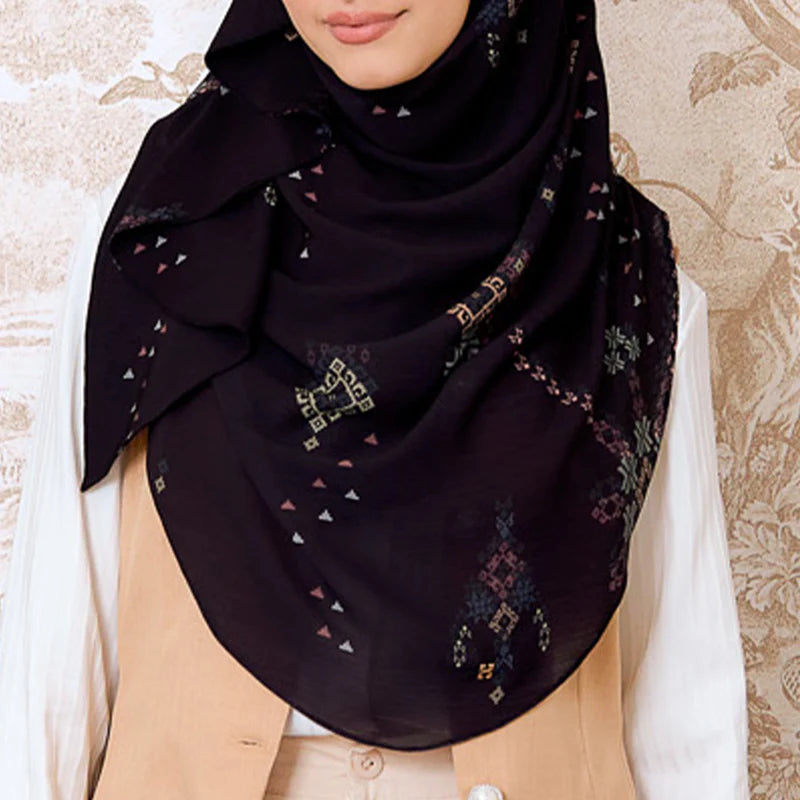 Tweely-So Ruffles Jalinan in Black