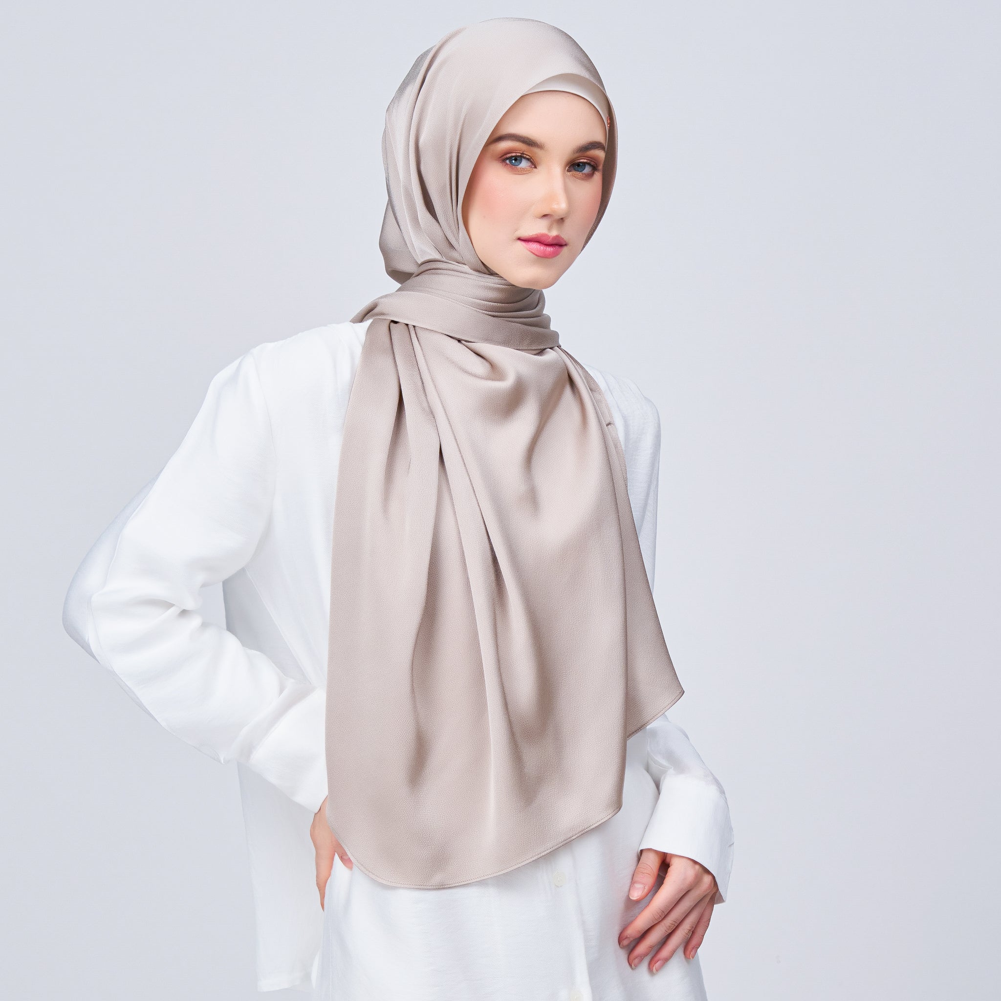 Instant Tag 'n Go Satin Bulle Shawl - Elegant Taupe