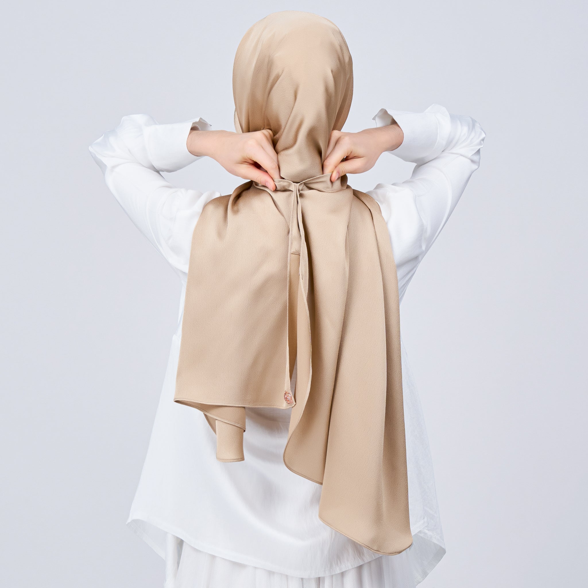 Instant Tag 'n Go Satin Bulle Shawl - Nude Chai