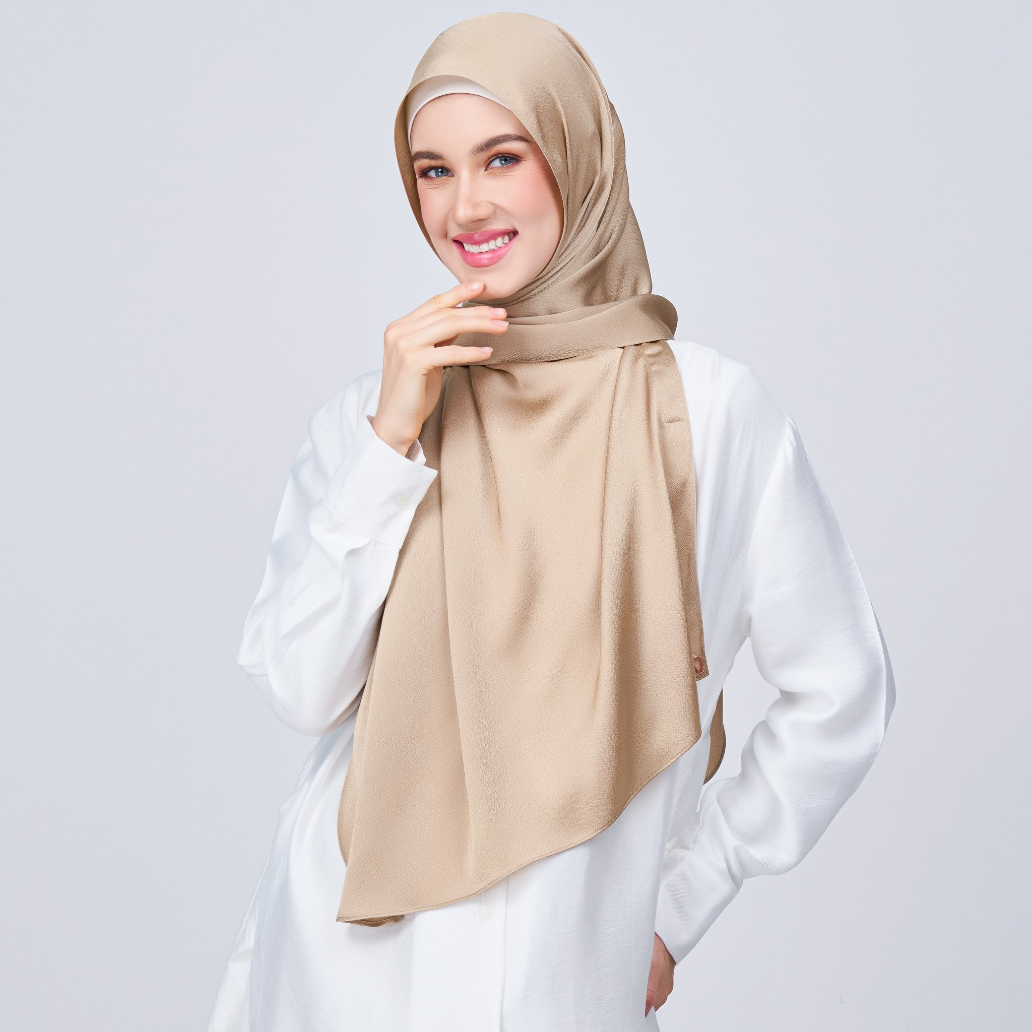 Instant Tag 'n Go Satin Bulle Shawl - Nude Chai