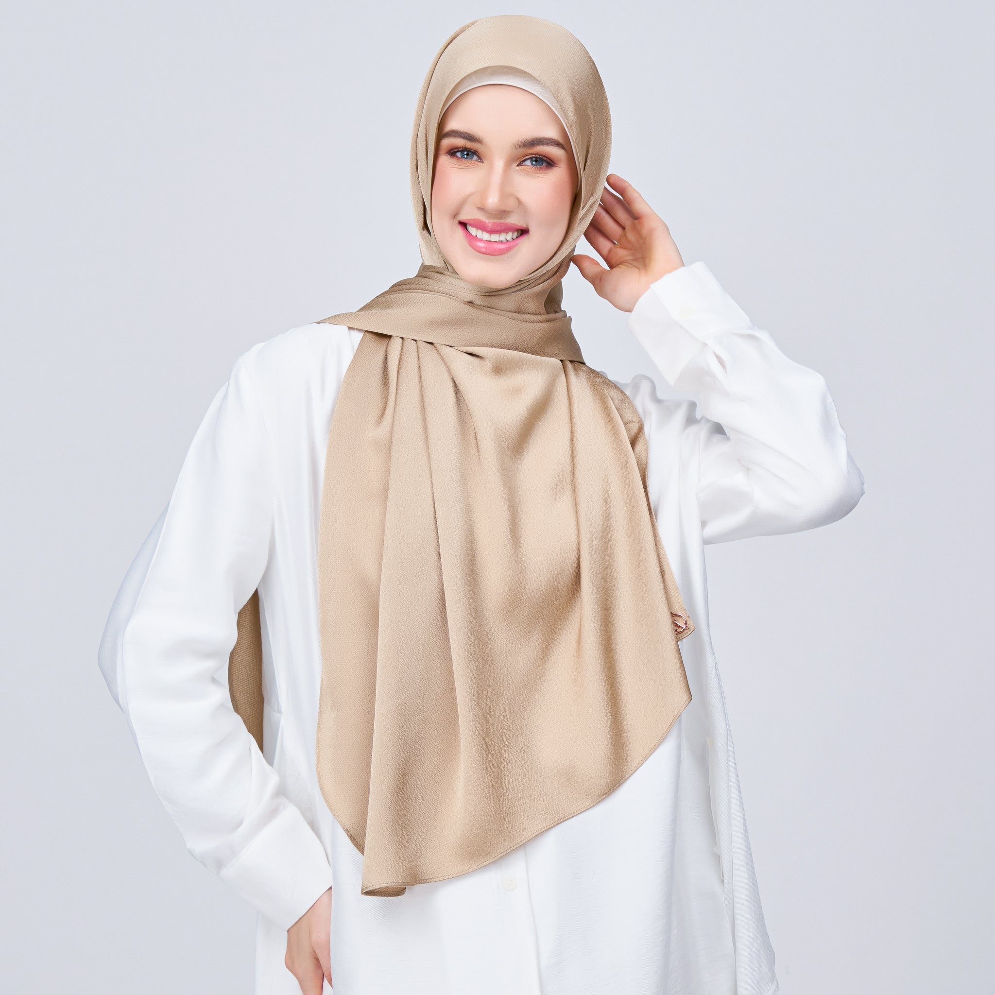 Instant Tag 'n Go Satin Bulle Shawl - Nude Chai