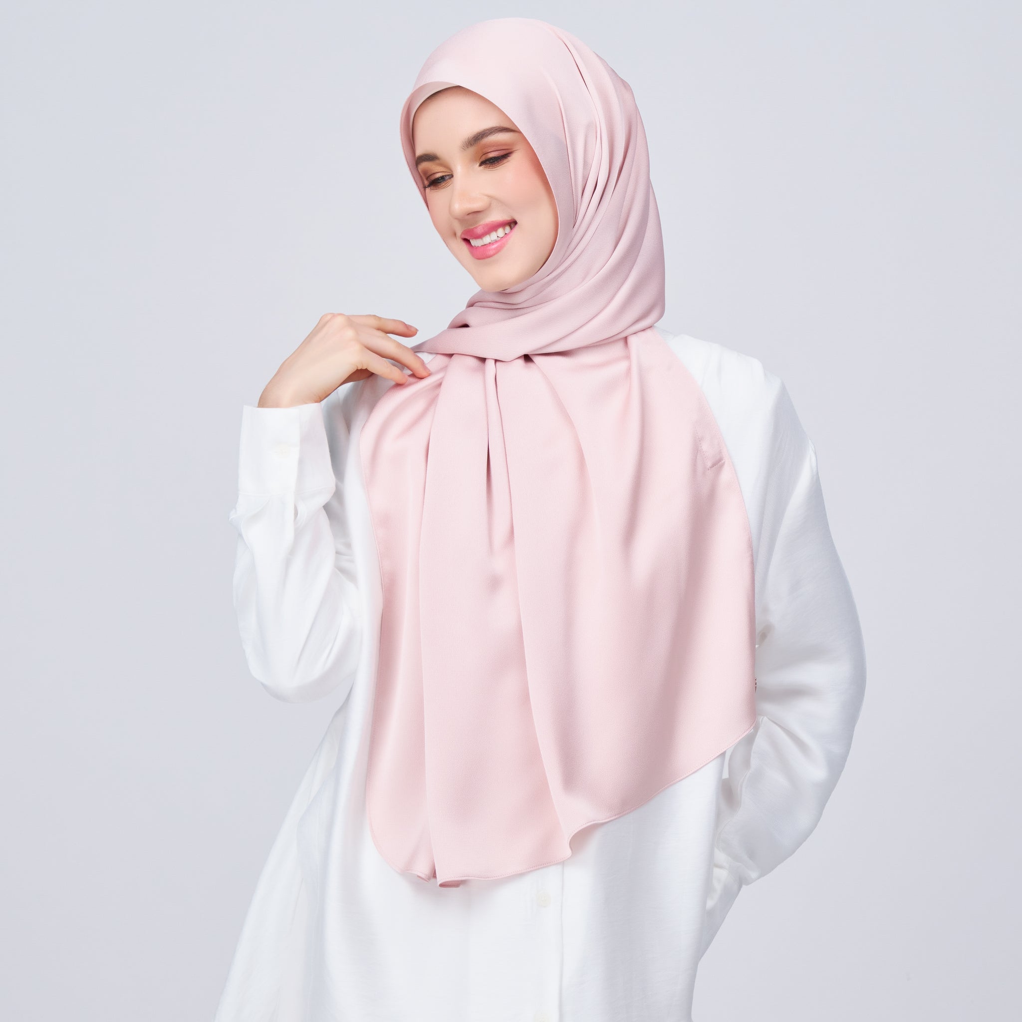 Instant Tag 'n Go Satin Bulle Shawl - Nude Pink