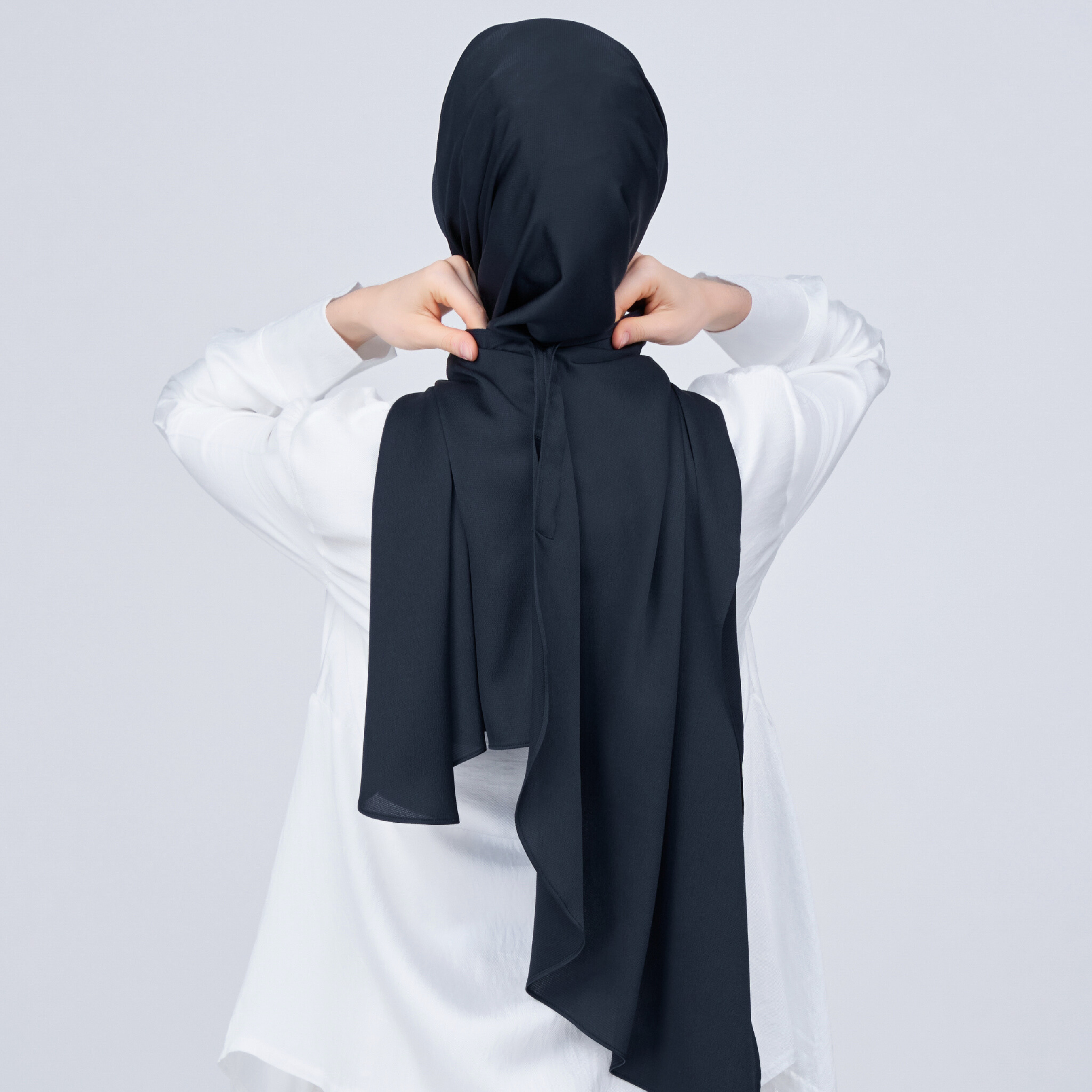 Instant Tag 'n Go Satin Bulle Shawl - Pitch Black