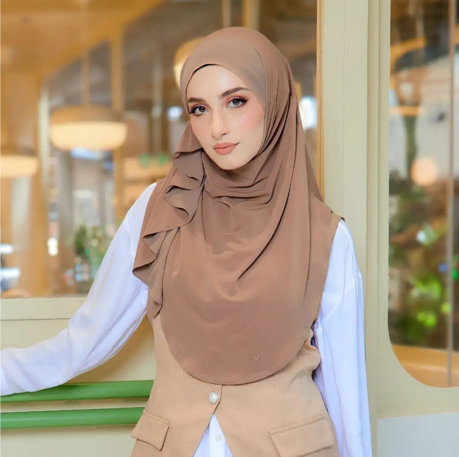 So-Fiena in Pecan