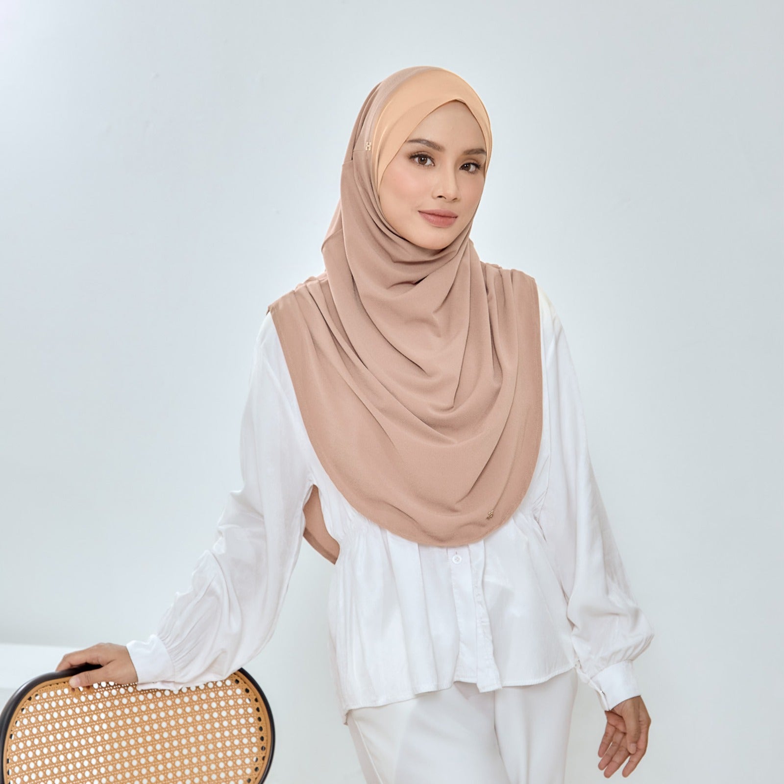 So-Trella in Peachy Ash